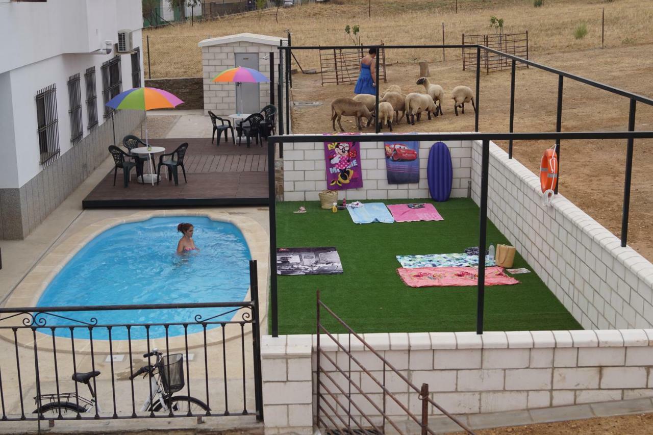 Apartamentos Rurales Monfraguee Torrejon el Rubio Luaran gambar